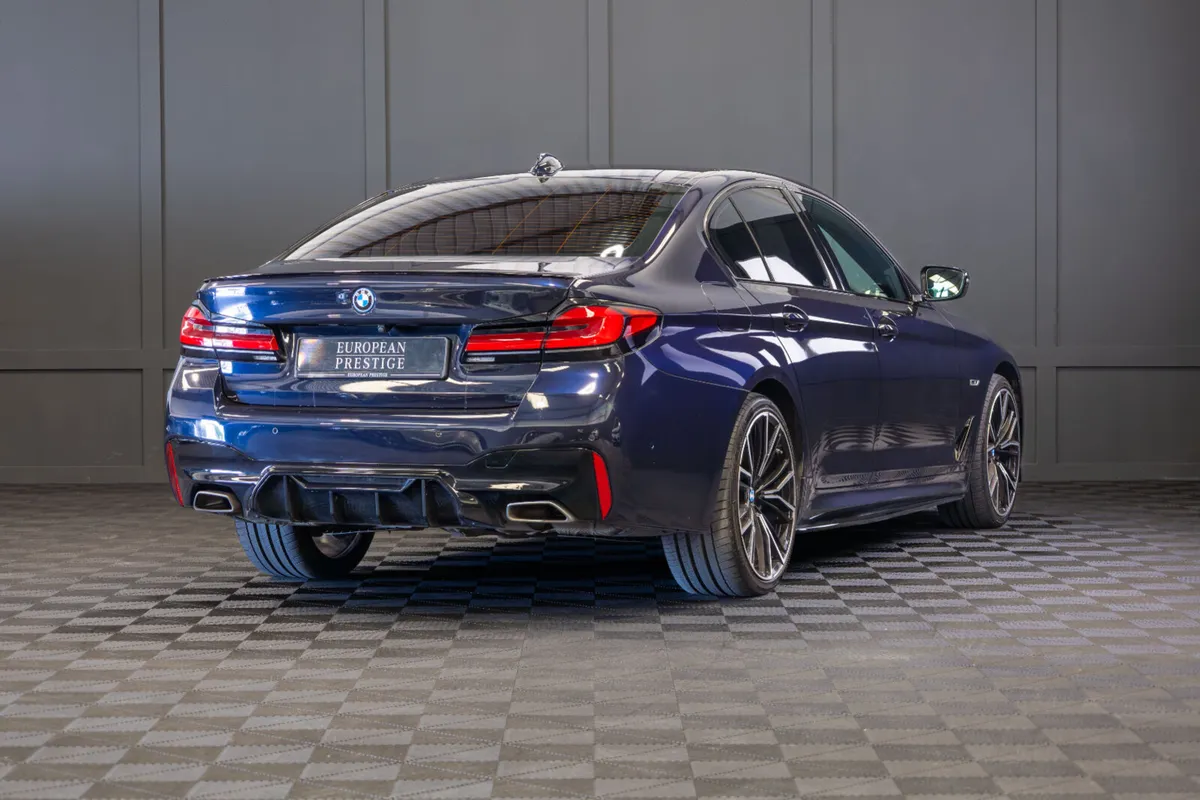 2022 BMW 5-Series 530e M-Sport - Image 3