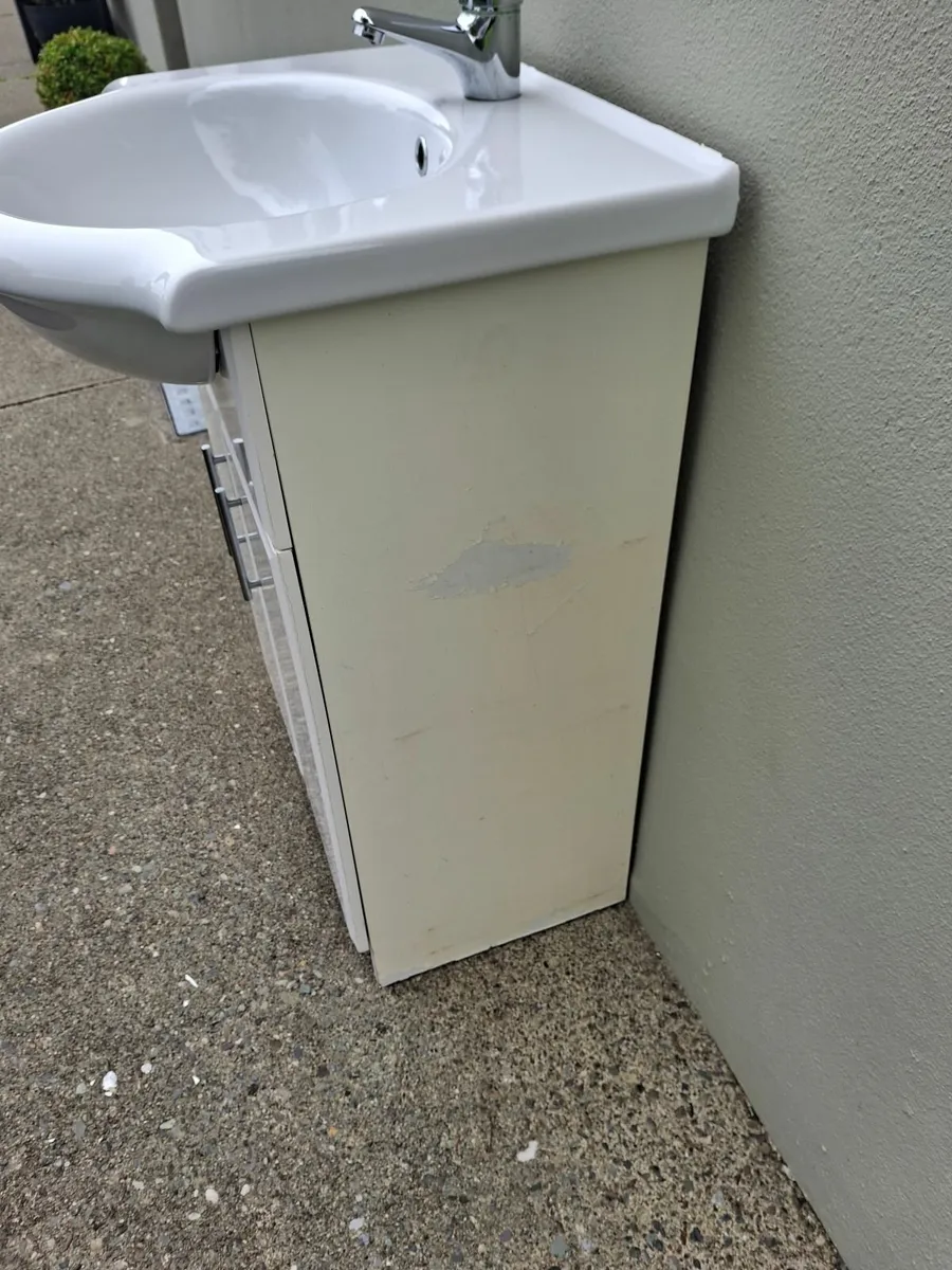 Vanity unit and sink - Image 3