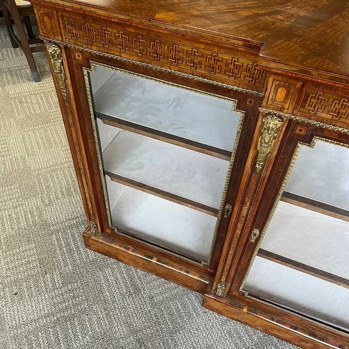 Victorian pier display credenza cabinet, C. 1800-1 - Image 4