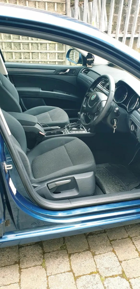 Skoda Superb 2012 Automatic - Image 4