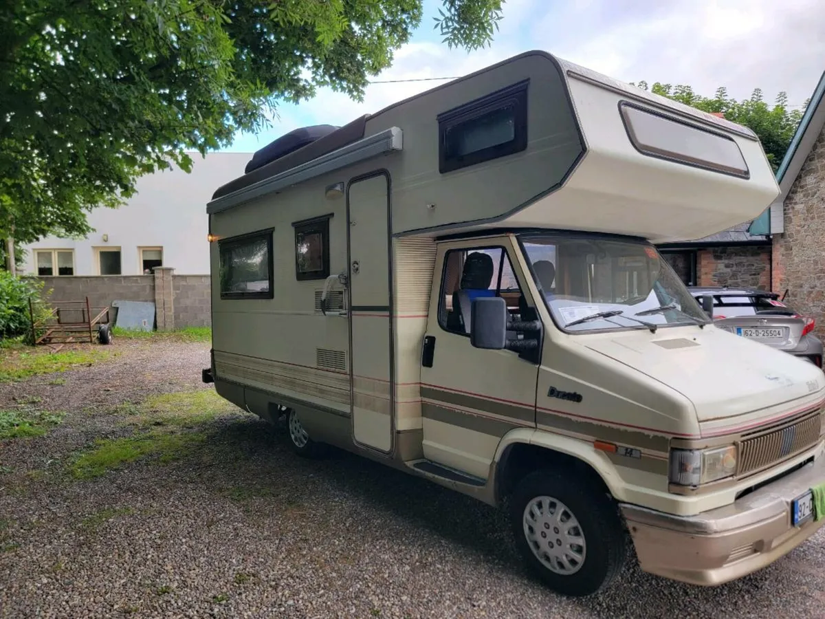 Camper van - Image 1