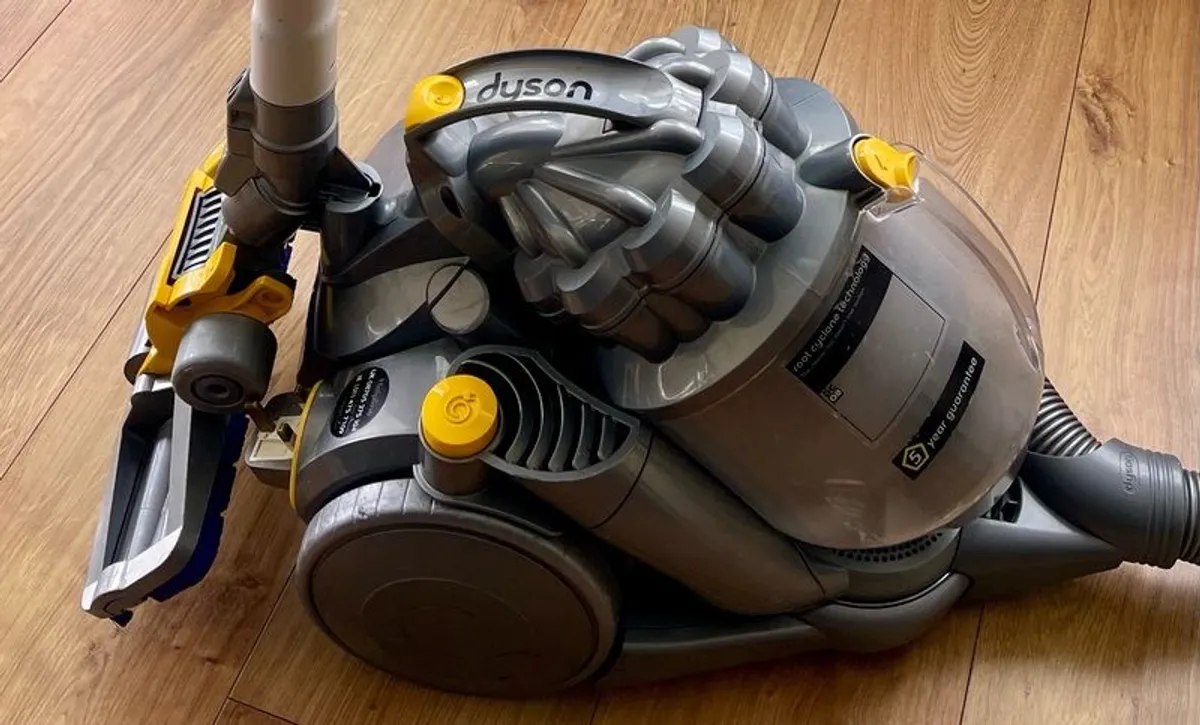 Dyson DC8 - Image 1