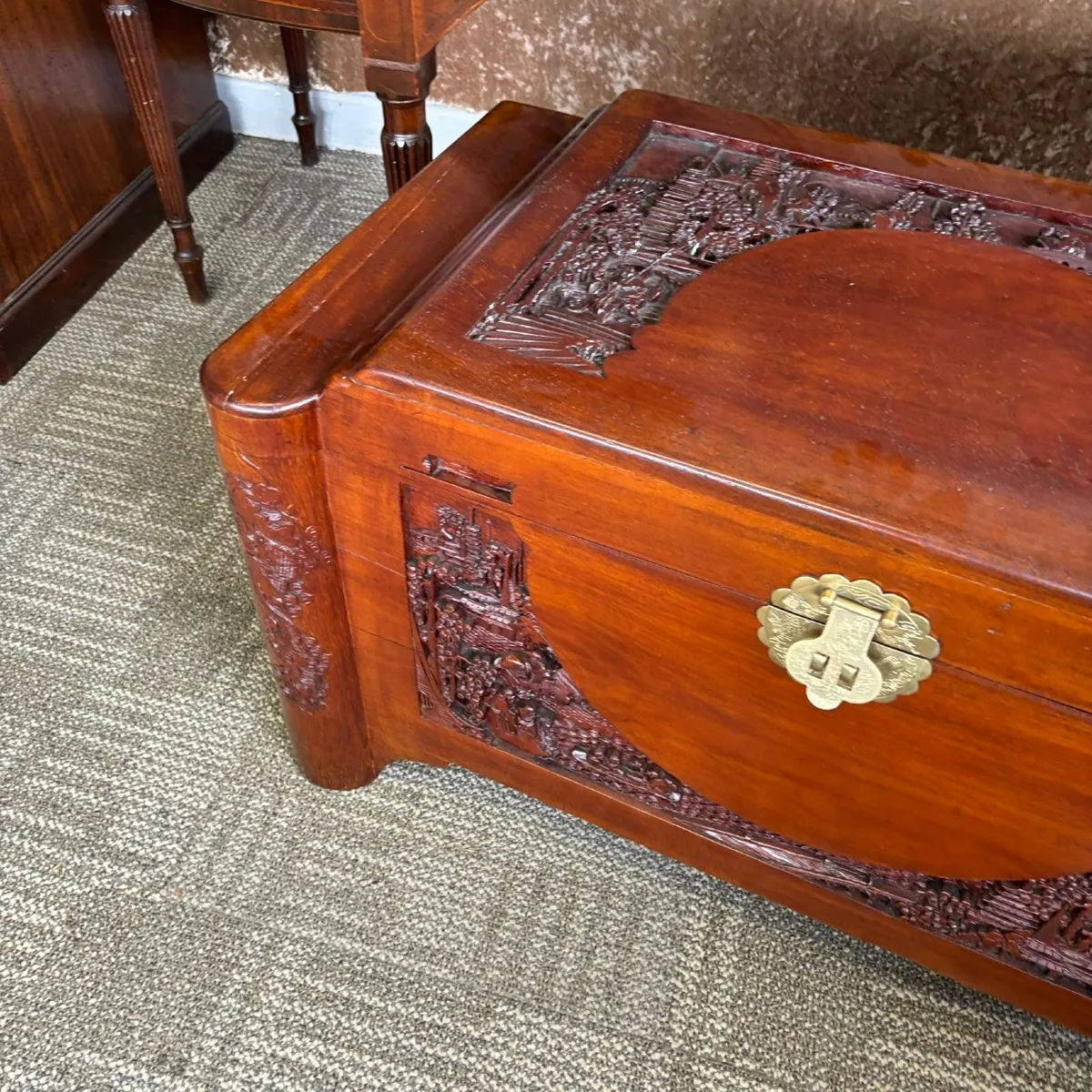 Oriental storage box in rich mahogany. Swipe for a - Image 4