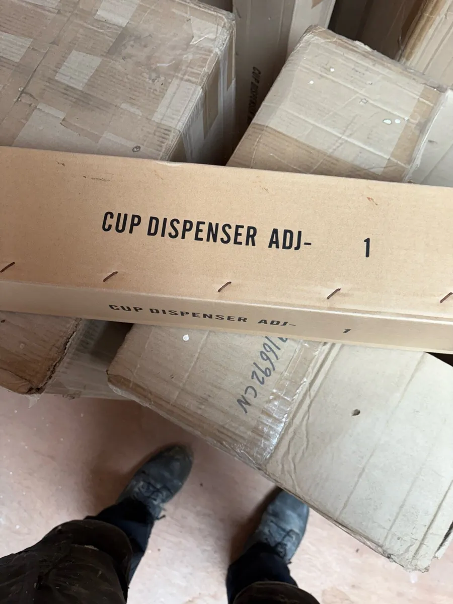 Cup dispenser & coffee machine - Image 2