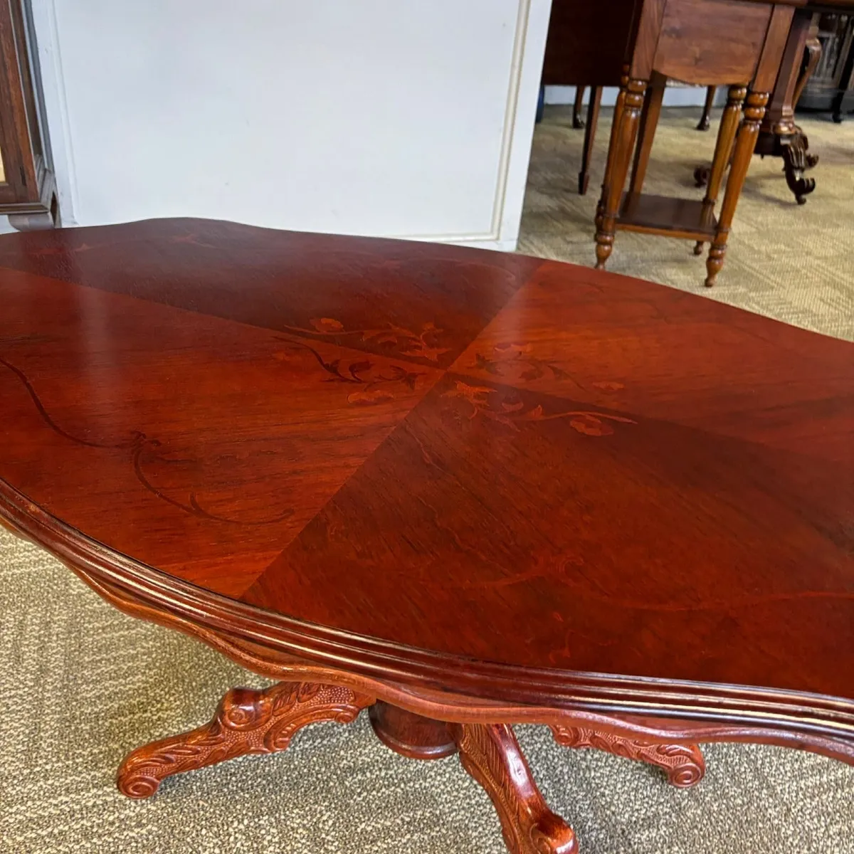 Beautiful Italian shaped coffee table with detaile - Image 3