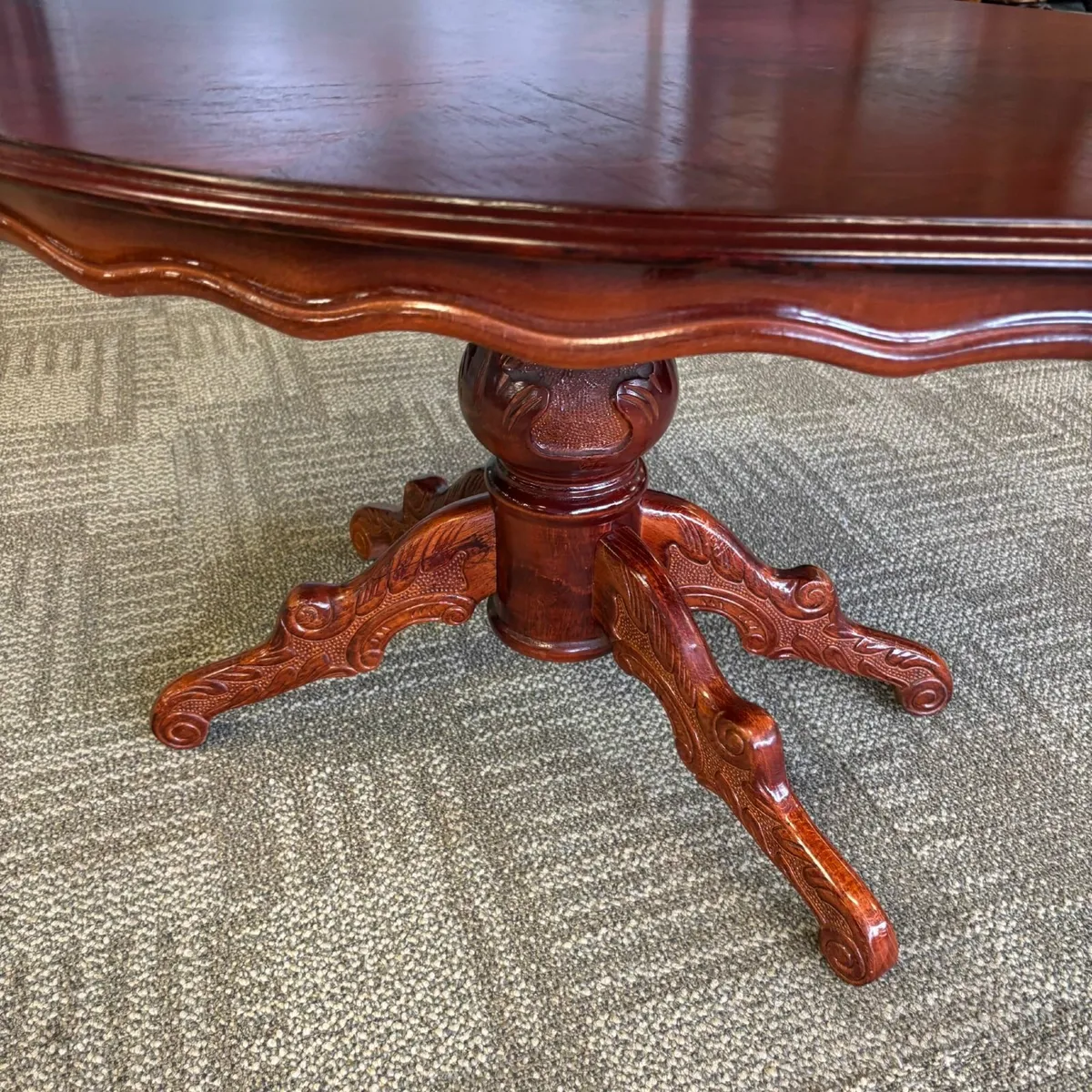 Beautiful Italian shaped coffee table with detaile - Image 4