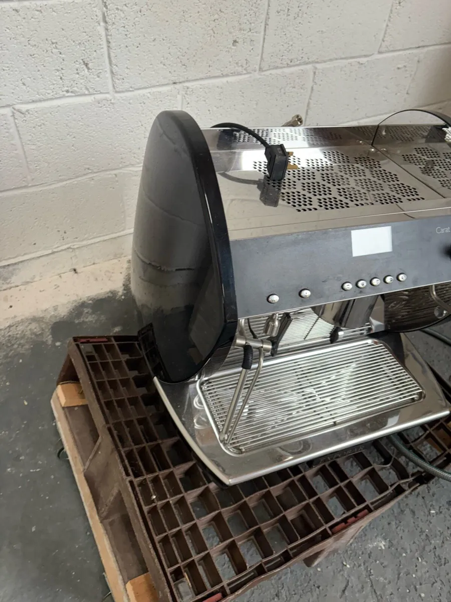 Cup dispenser & coffee machine - Image 3