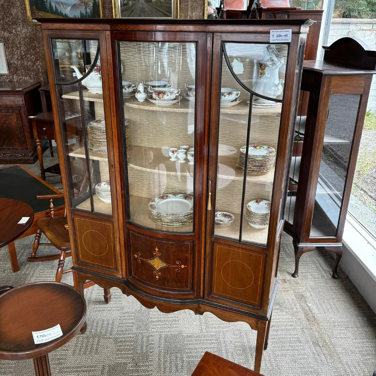 Edwardian inlaid mahogany display cabinet with bow - Image 1