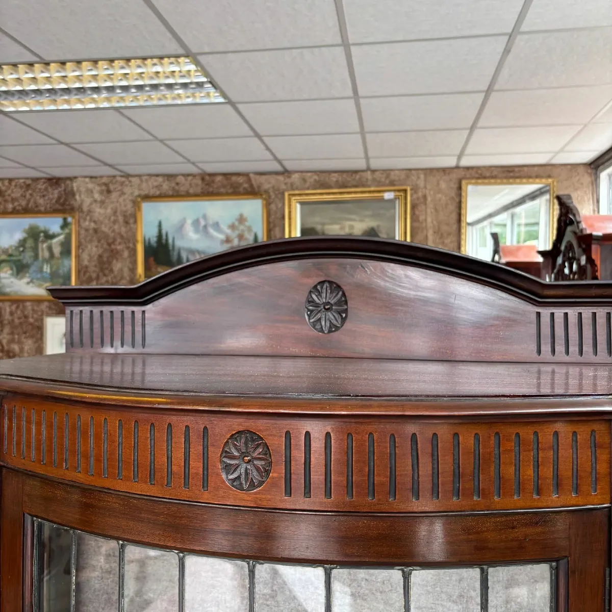 Victorian mahogany demi lune display cabinet. Stun - Image 4