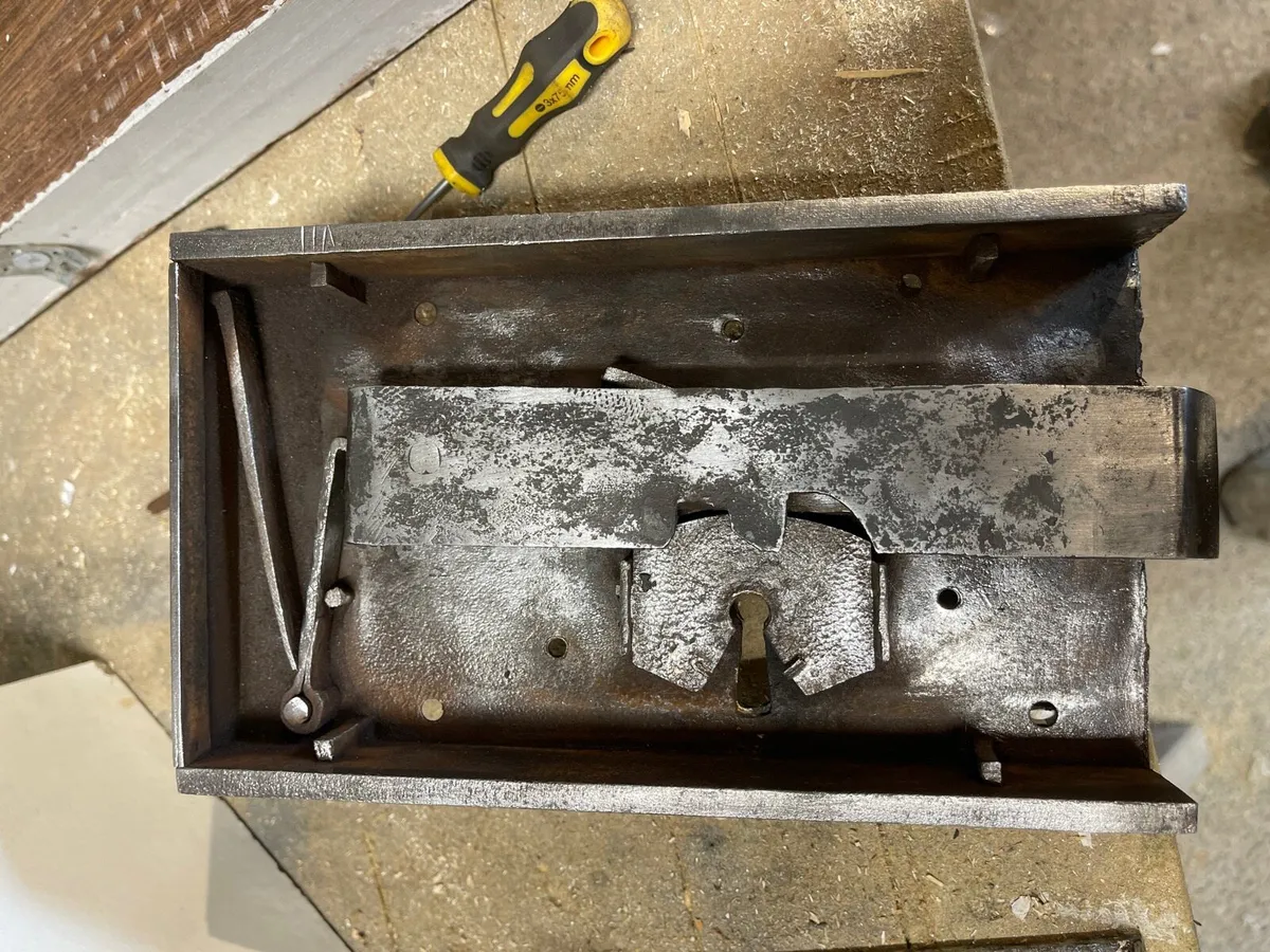 19th century Victorian mortise lock box + receiver - Image 4
