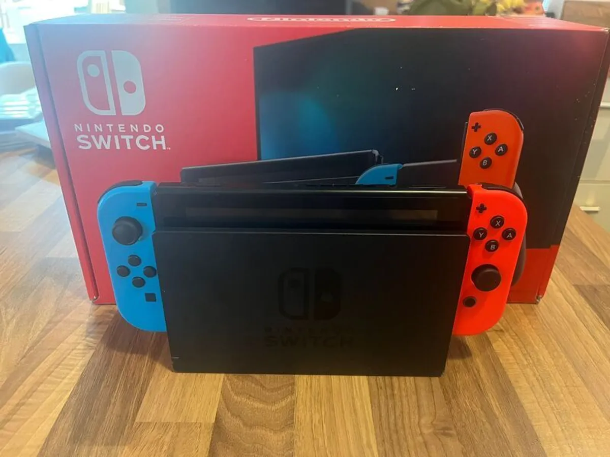 Nintendo Switch ( Like New Boxed) - Image 1