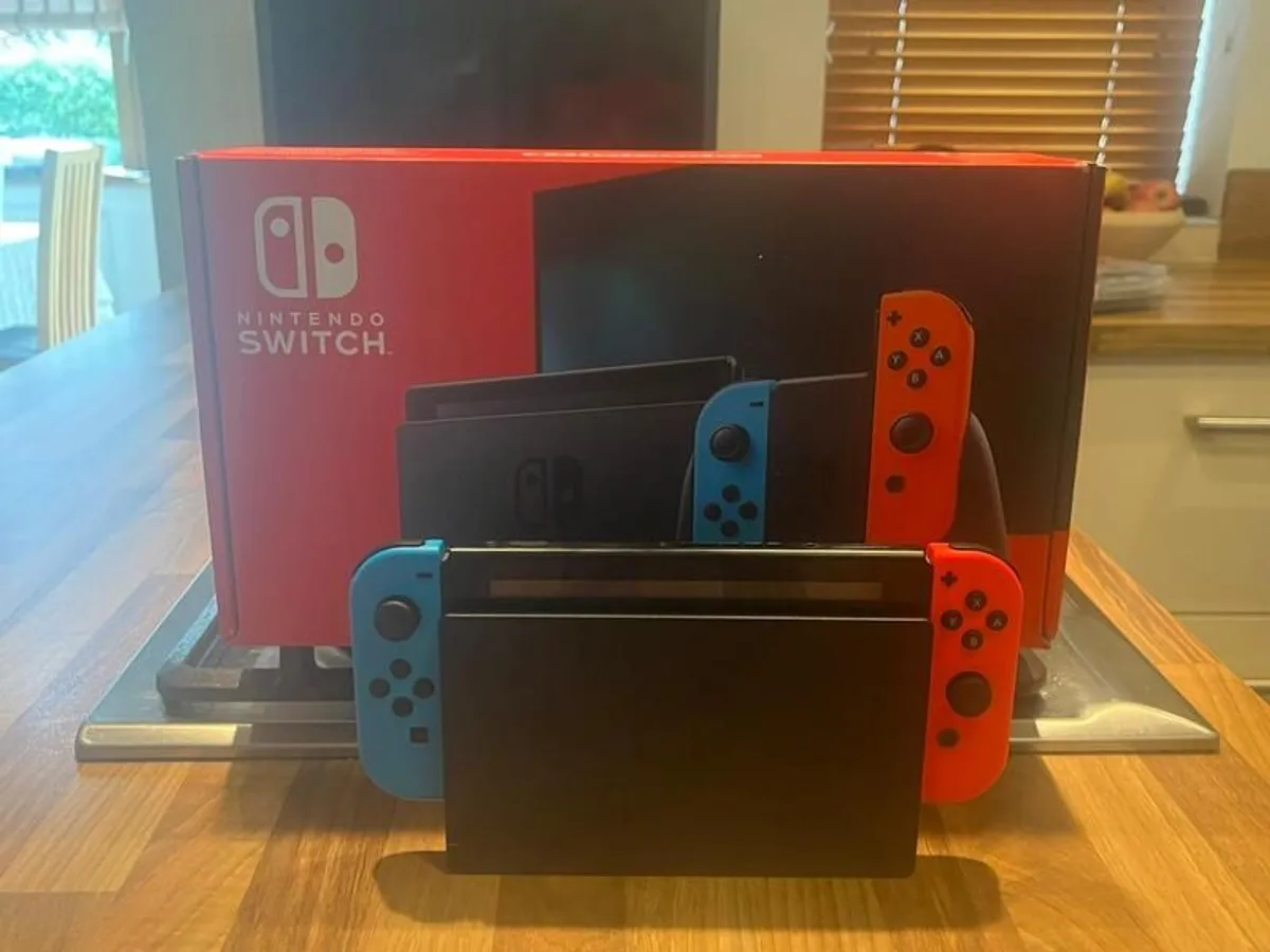 Nintendo Switch ( Like New Boxed) - Image 2