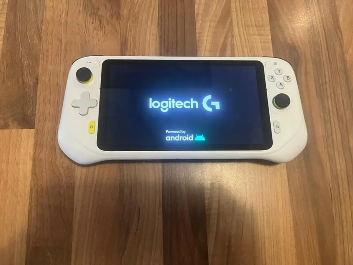 Logitech Cloud Hand Held Gaming Console - Image 3