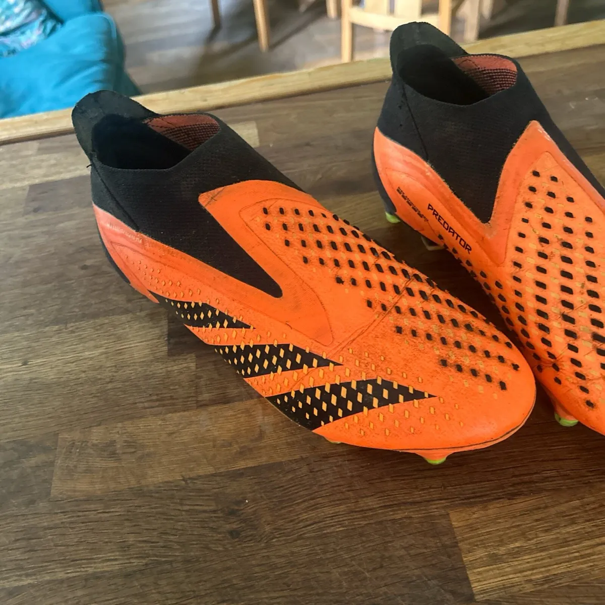 adidas predator elite laceless size 9.5 - Image 1