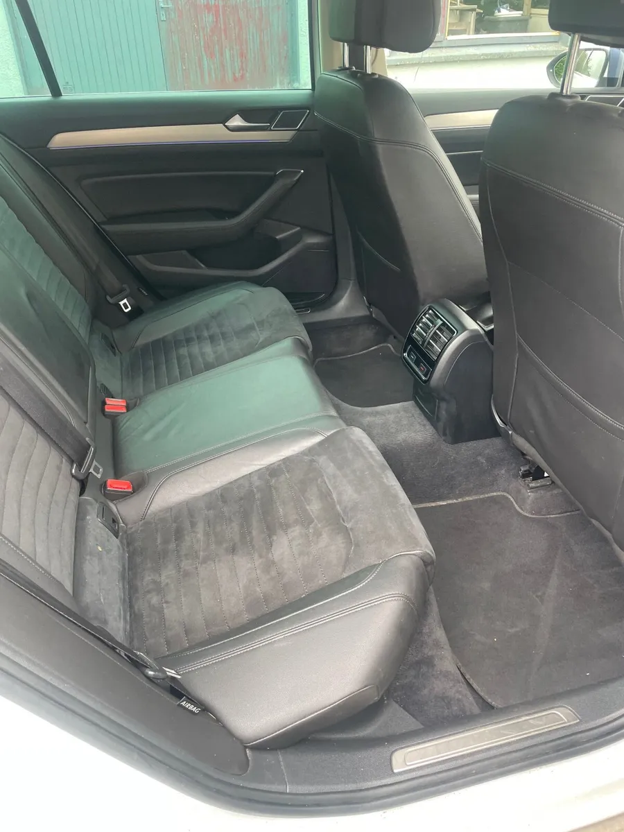 Volkswagen Passat 2018 - Image 3