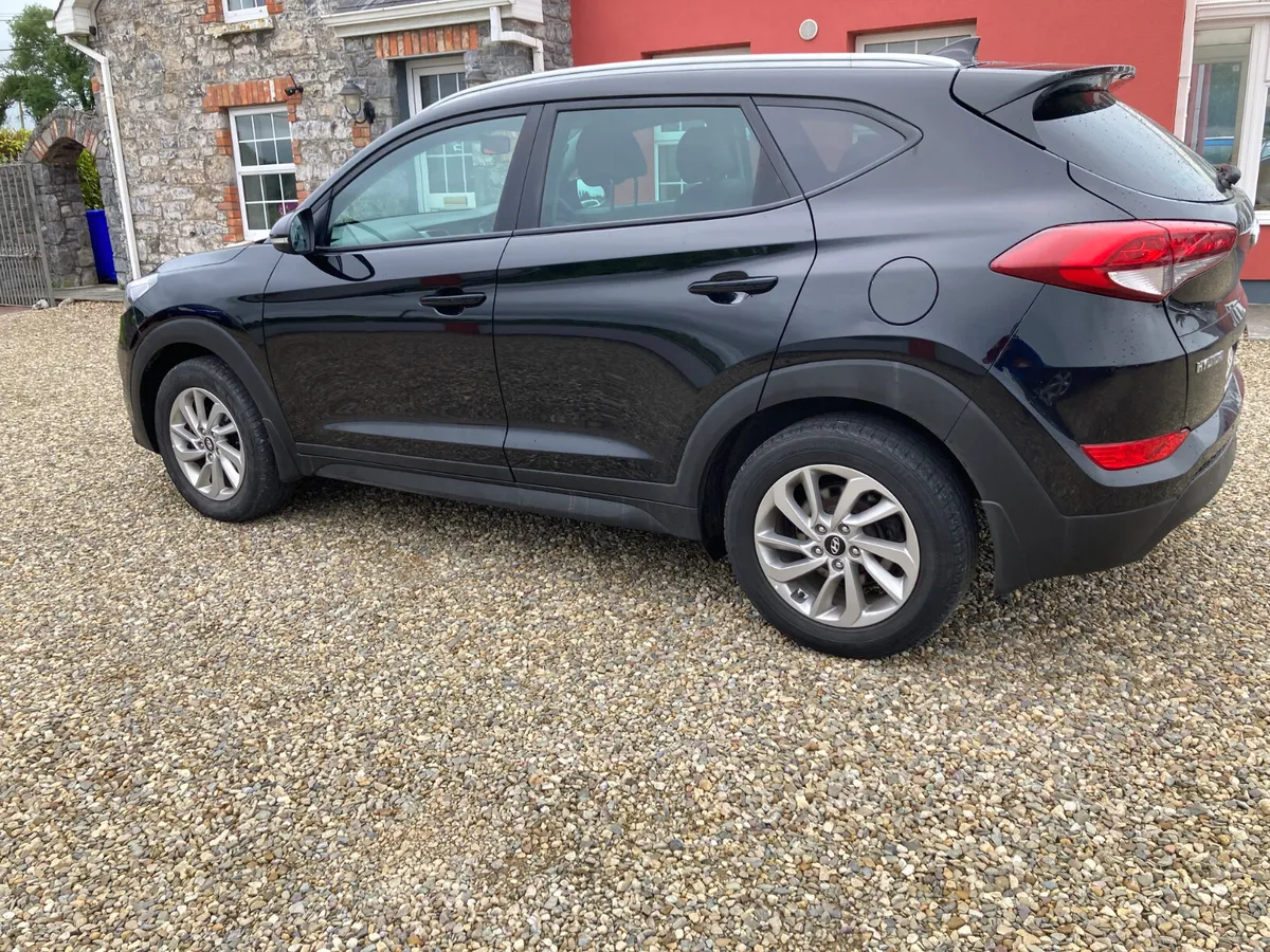 Hyundai Tucson 2016 executive - Image 3