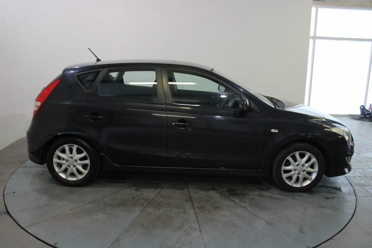 Hyundai i30 1.6 Crdi 90hp Comfort - Image 3