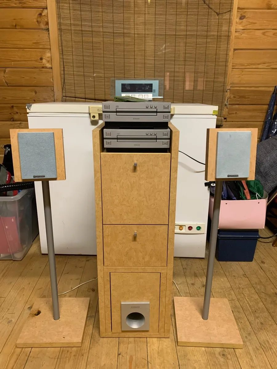 Pioneer stereo - Image 1