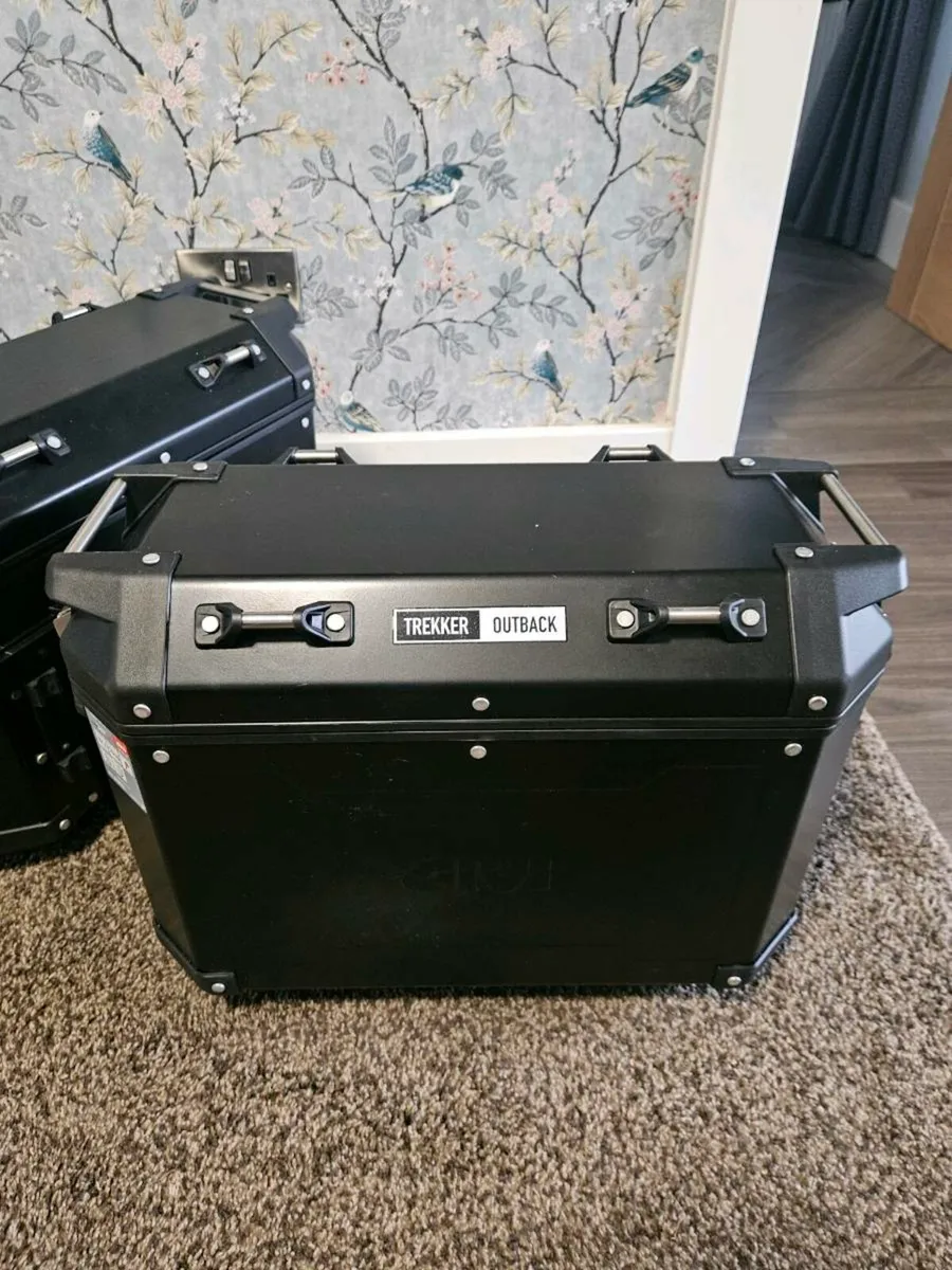 Givi panniers outback trekker 37l - Image 3