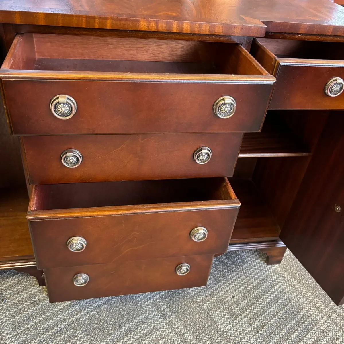 Beautiful mahogany flamed Bevan Funnell breakfront - Image 2