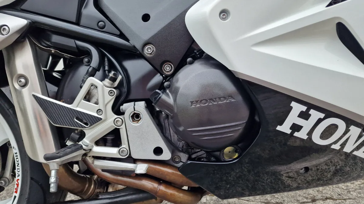 VFR800 x2 @ Doyles Athlone - Image 4