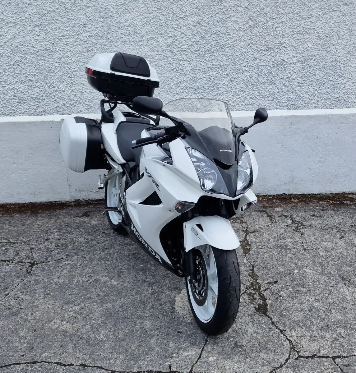 VFR800 x2 @ Doyles Athlone - Image 2