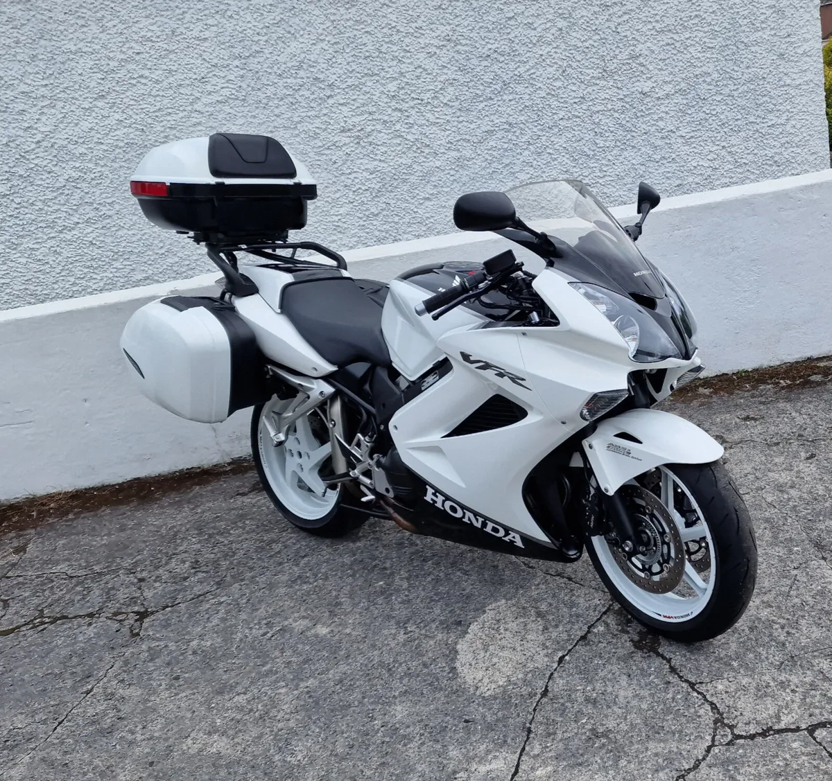VFR800 x2 @ Doyles Athlone - Image 3