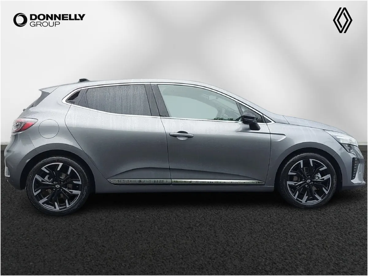 Renault Clio Hatchback Techno - Image 3
