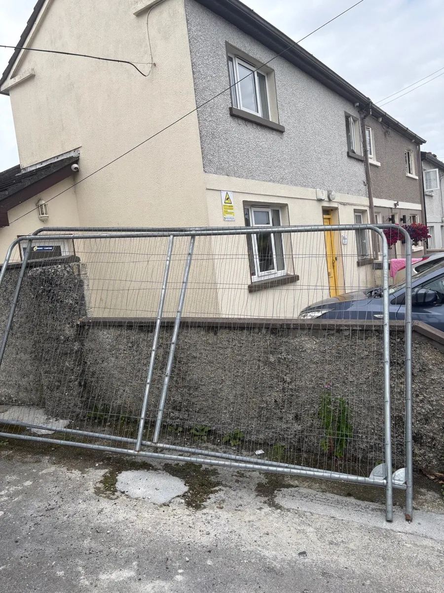 Herras fence - Image 1
