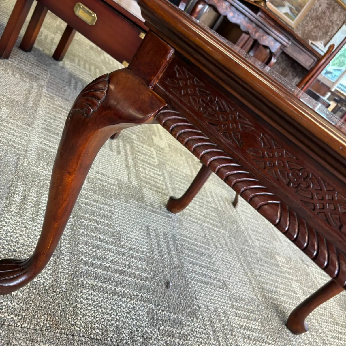Beautiful mahogany detailed edge coffee table. Ref - Image 3