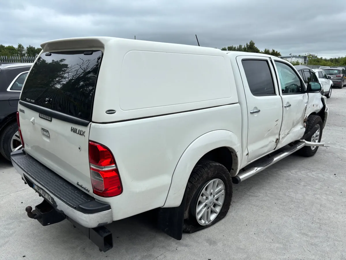16 Hilux 3.0 D4D Invincible 106k miles Drives - Image 3