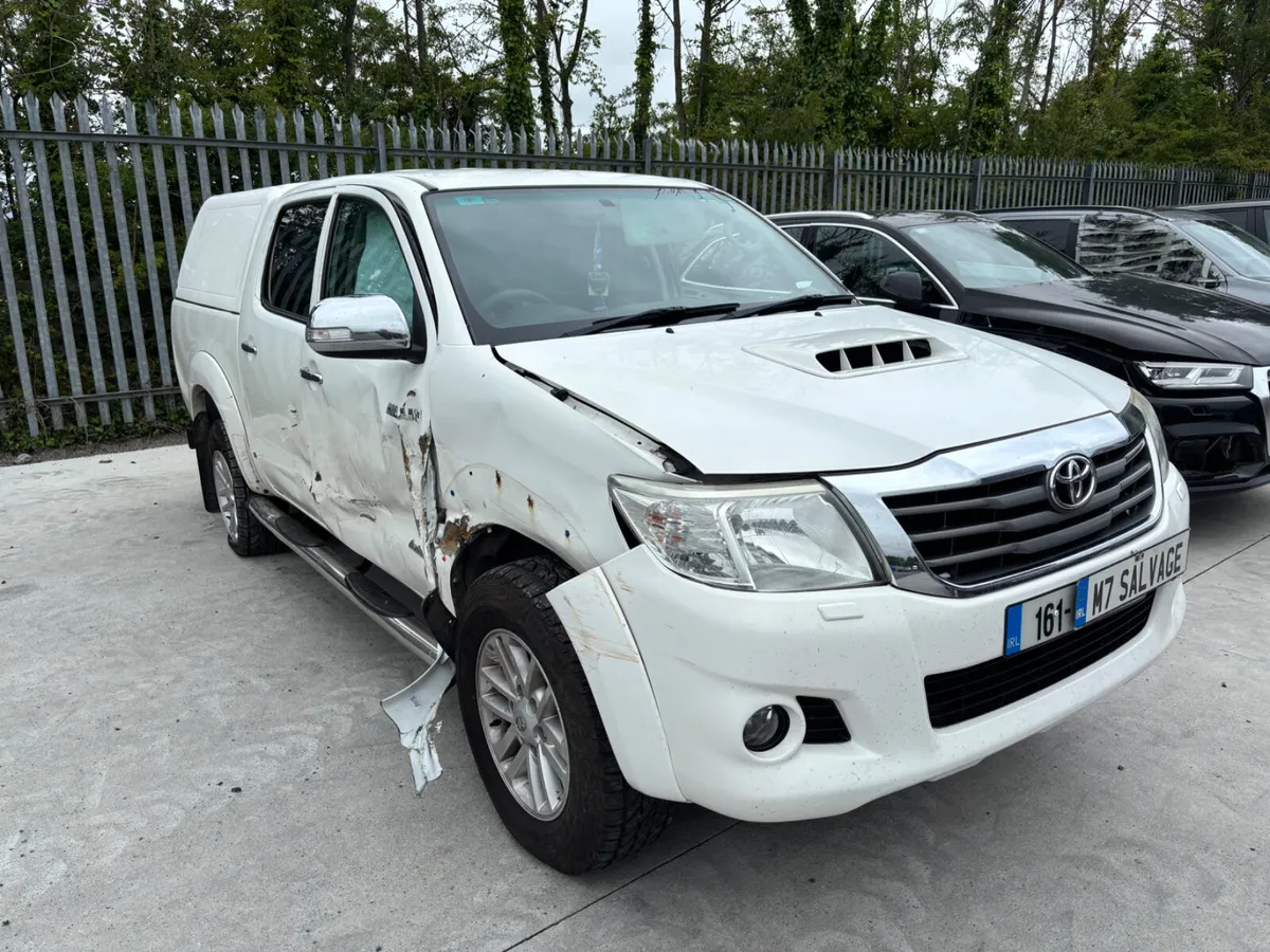 16 Hilux 3.0 D4D Invincible 106k miles Drives - Image 2