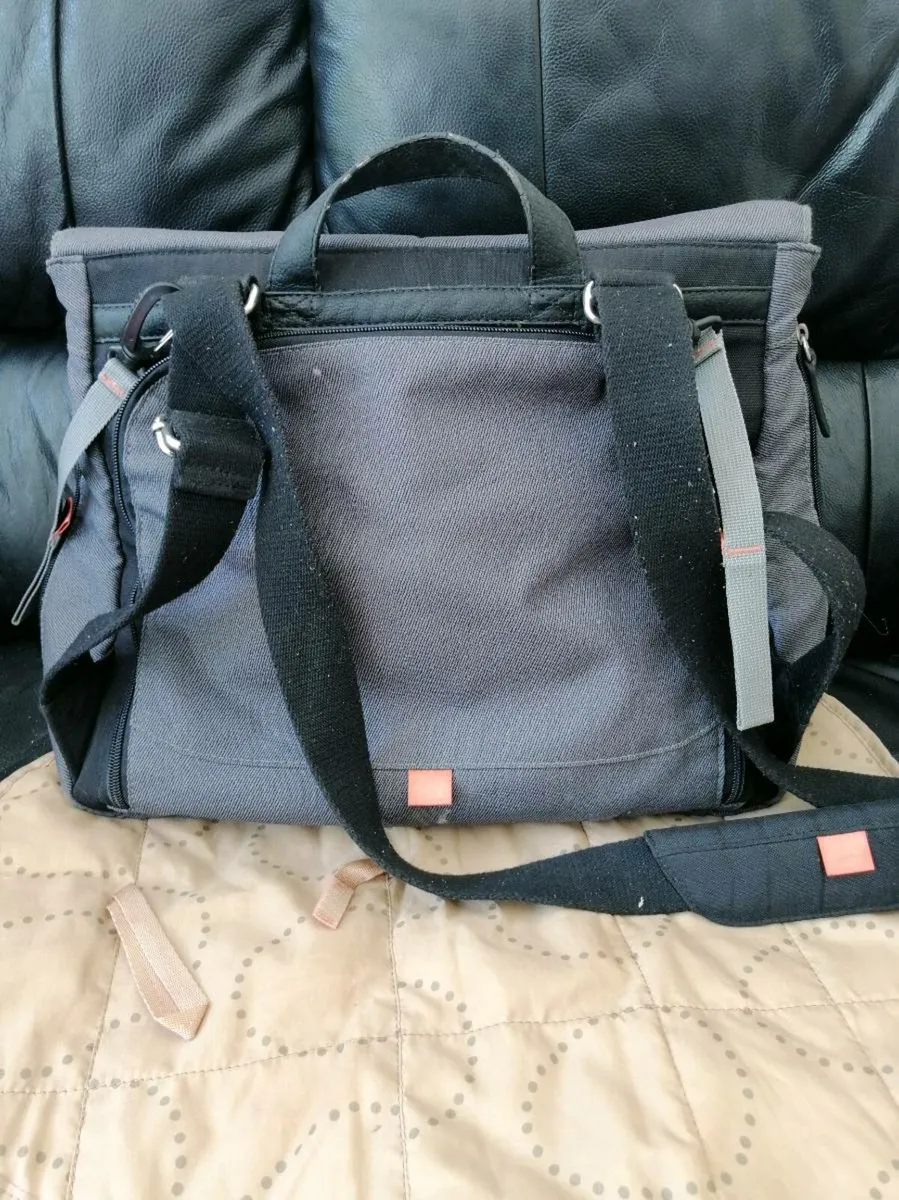Pacopod baby changing bag with pods - Image 3