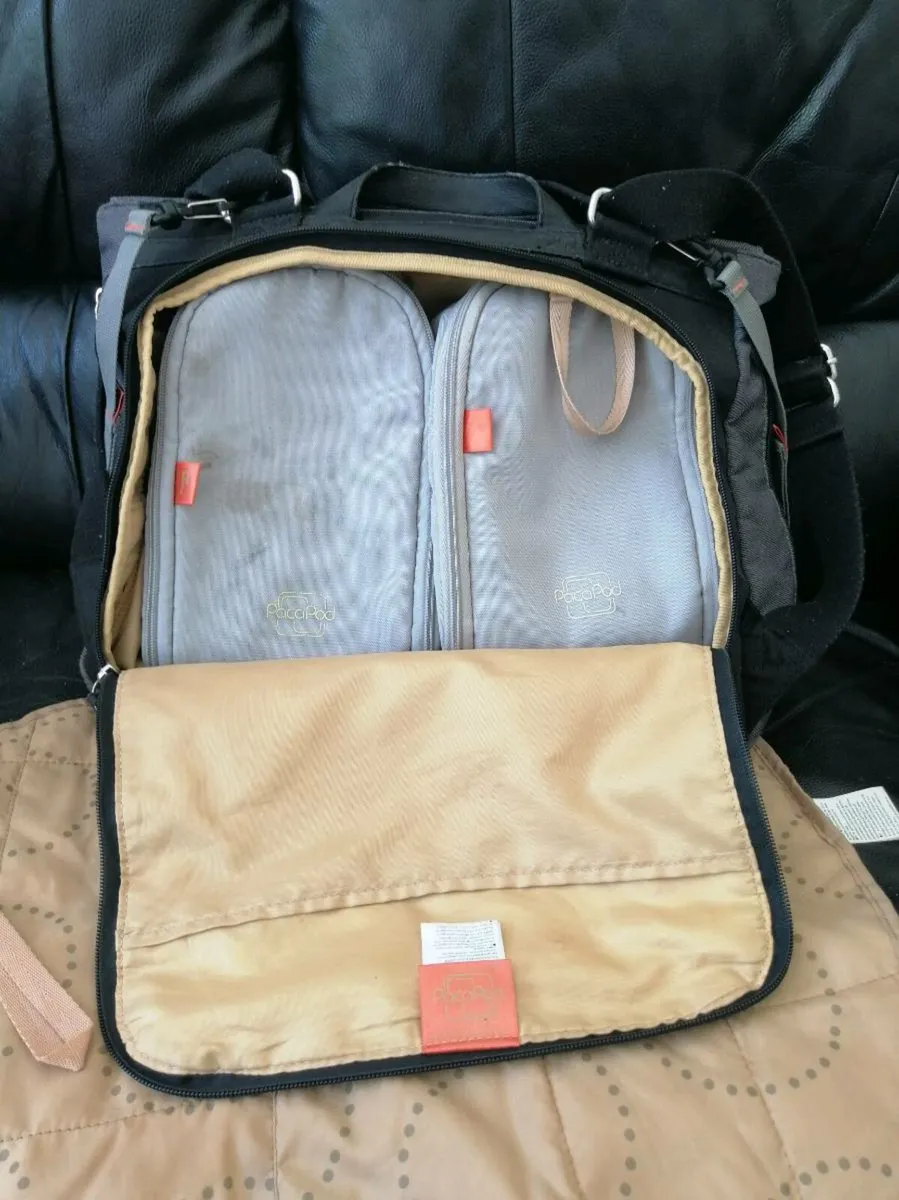 Pacopod baby changing bag with pods - Image 4
