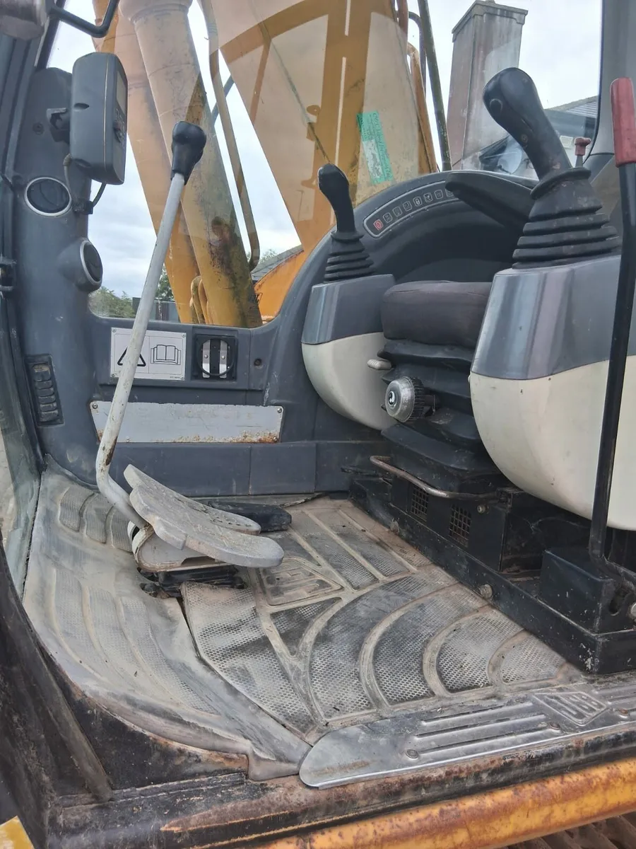 JCB js130 - Image 4