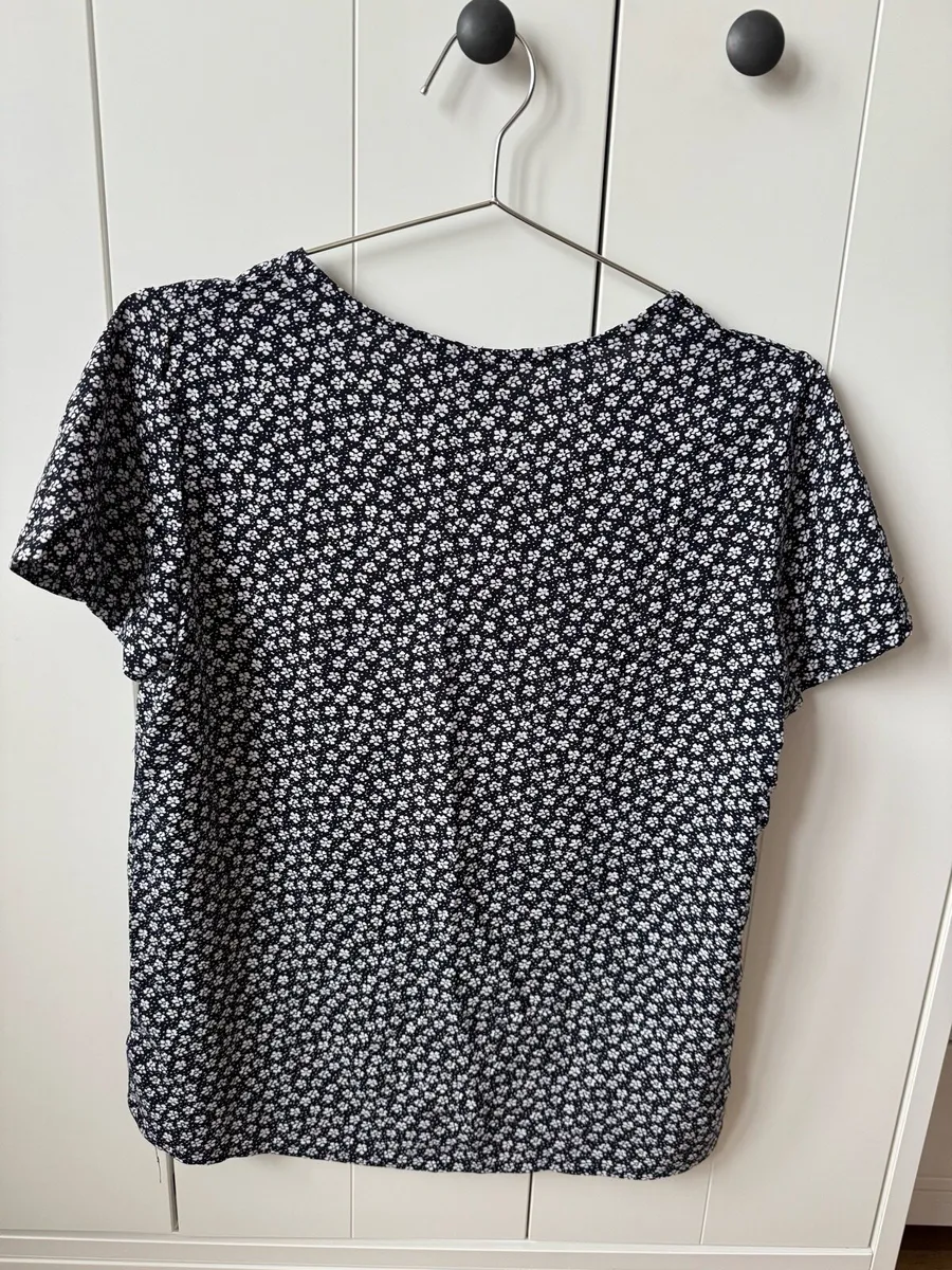 Ichi women ladies top t-shirt blouse, like new - Image 3