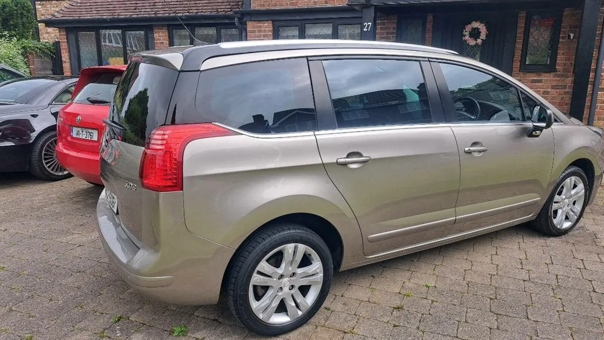 PEUGEOT  5008 7 SEATER 2015 ONLY 128000 KLMS - Image 4