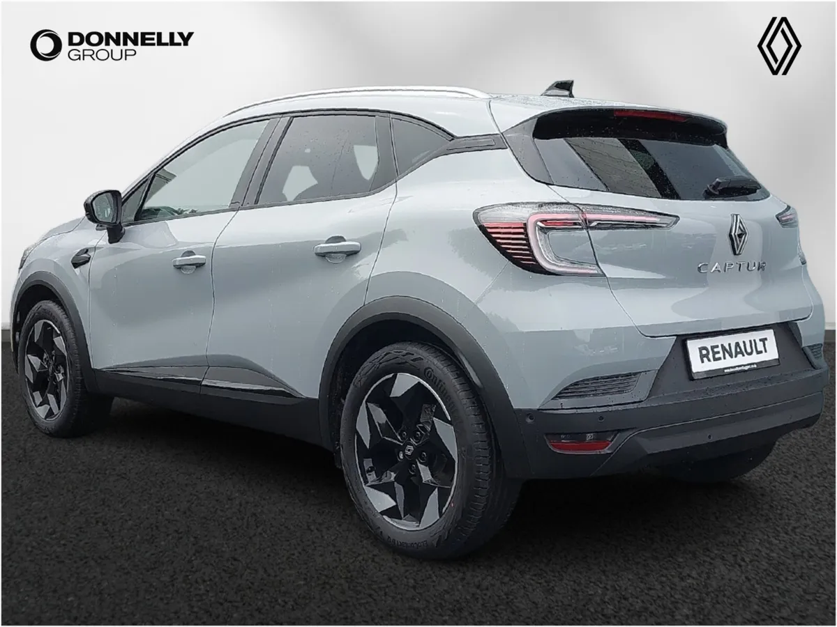 Renault Captur Hatchback Techno - Image 2