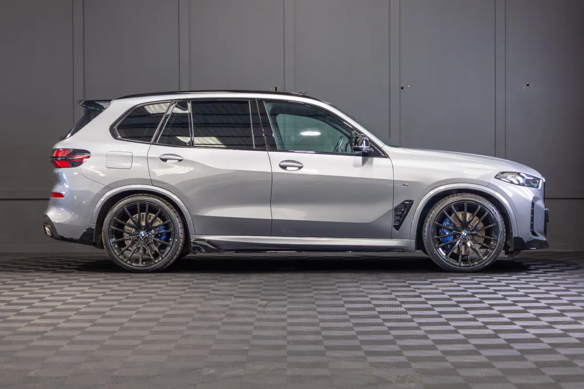 2024 BMW X5 X-Drive 50e M-Sport - Image 2