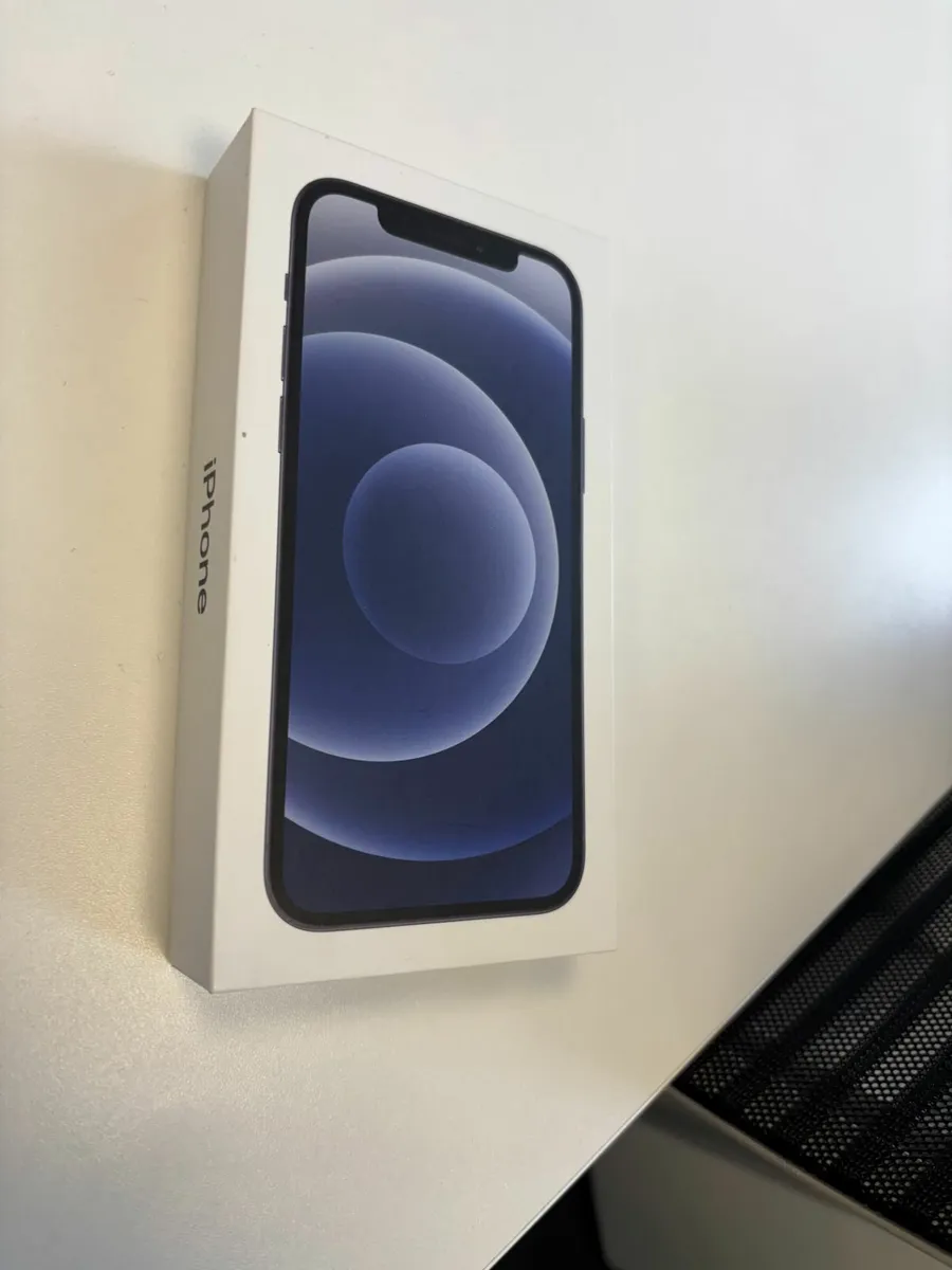 iPhone 12 - Image 4