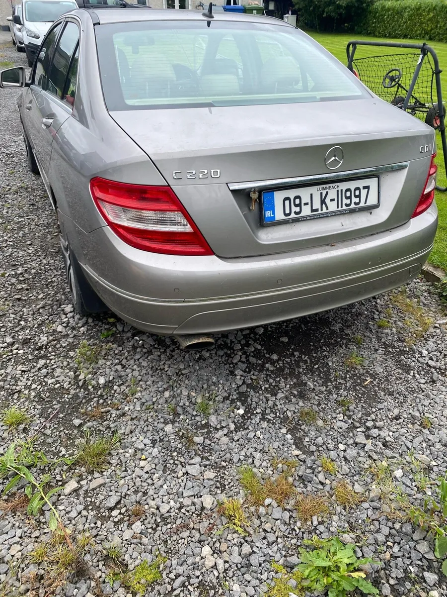 2009 Mercedes c220 - Image 2