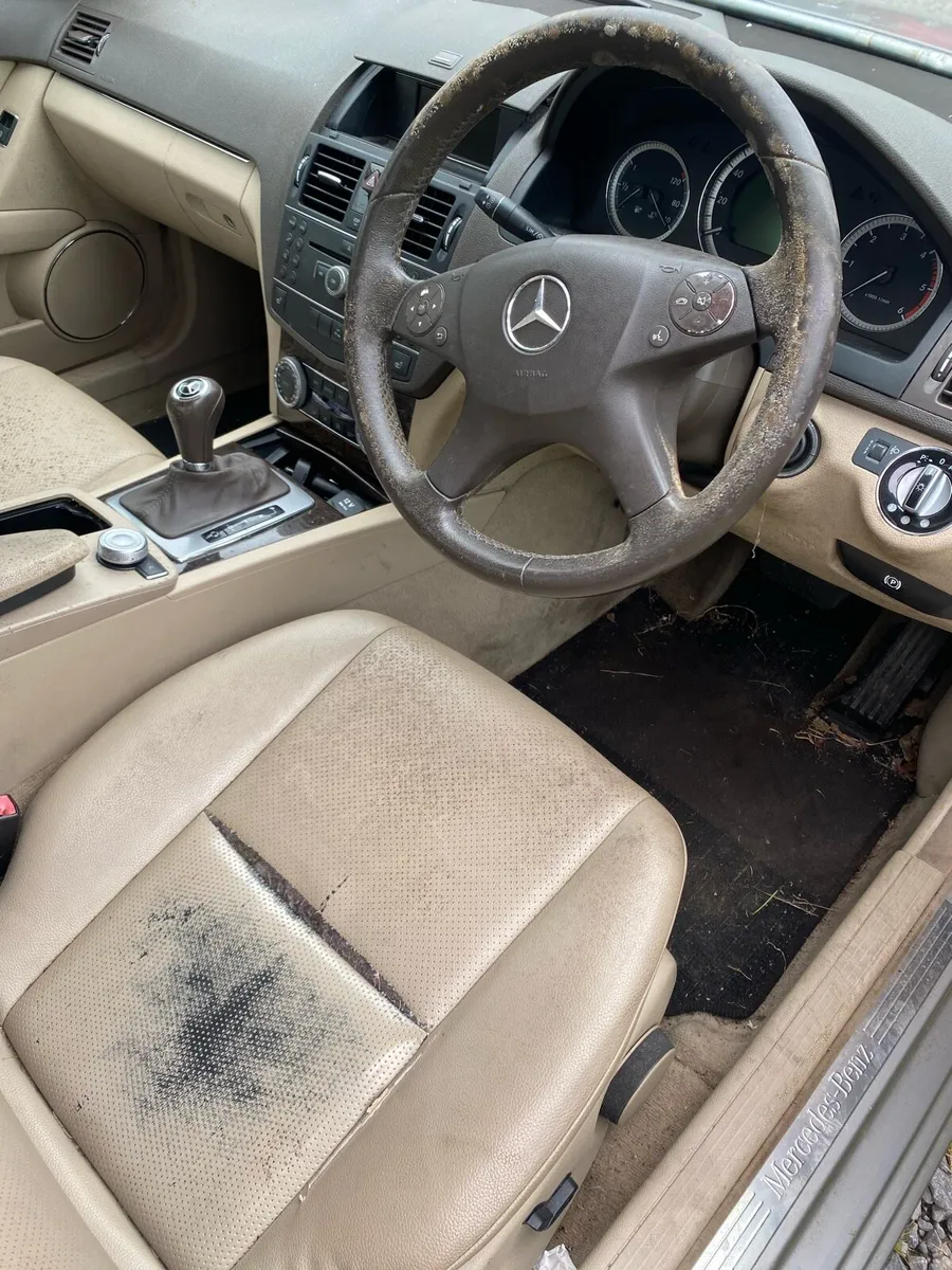 2009 Mercedes c220 - Image 3