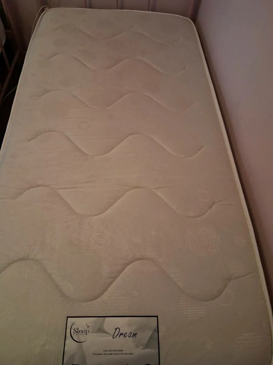 2 x Childrens beds with matresses. - Image 2