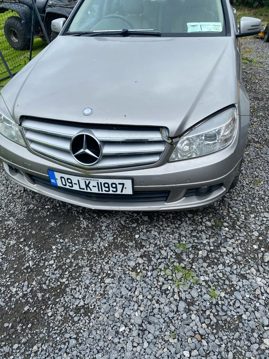 2009 Mercedes c220 - Image 4