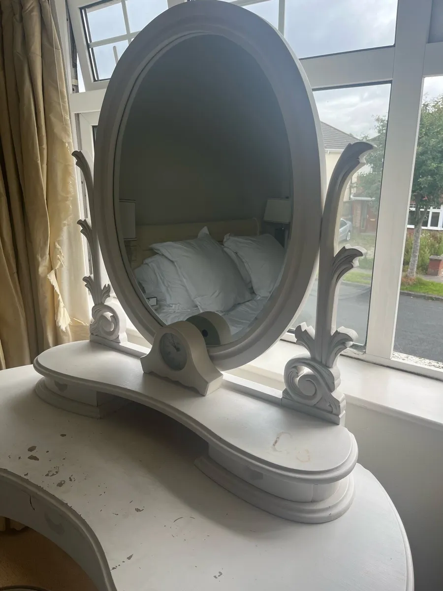 Dressing Table - Image 4