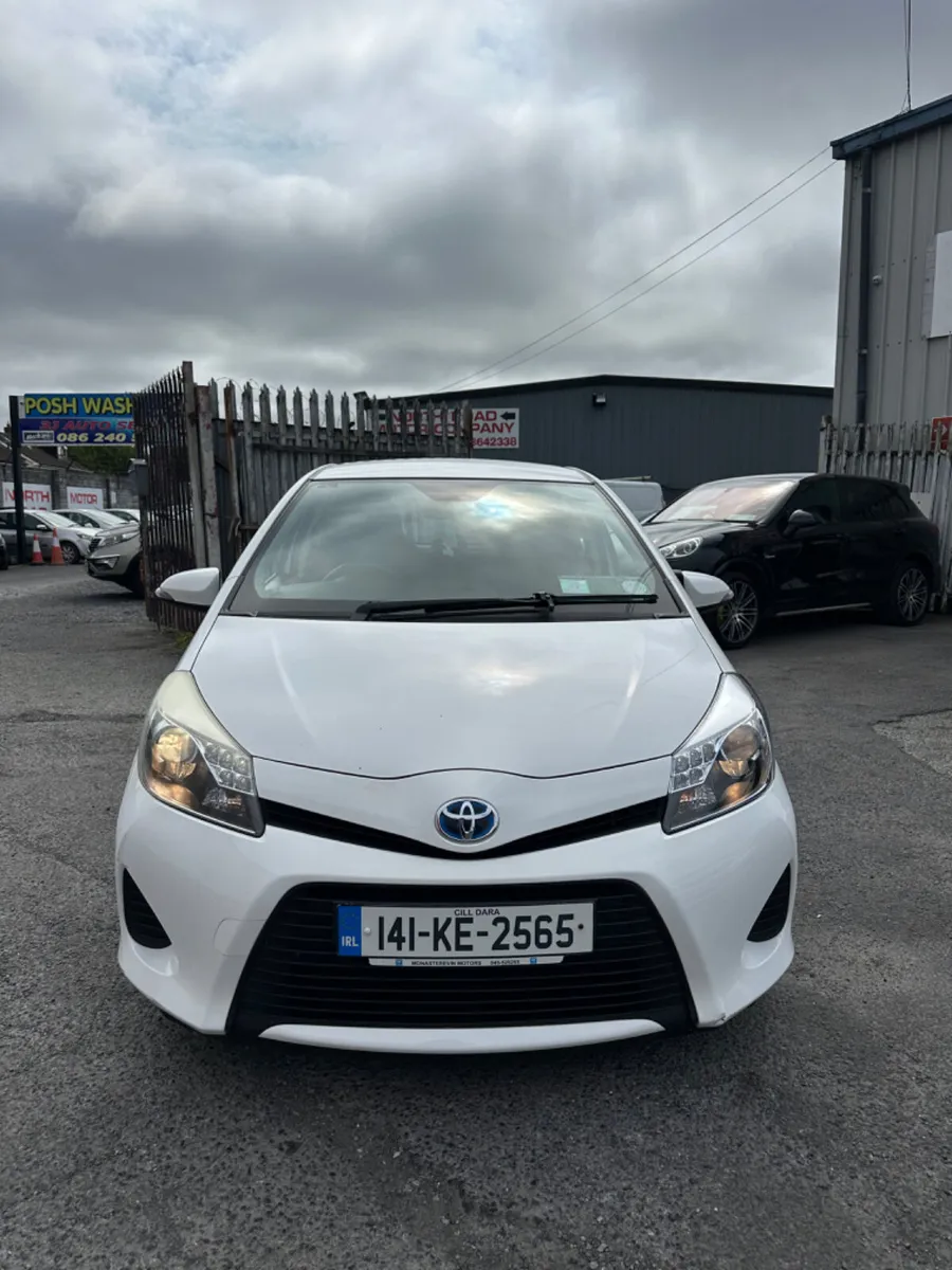 Yaris Auto hybrid Very Low KMS Irish Car - Image 3