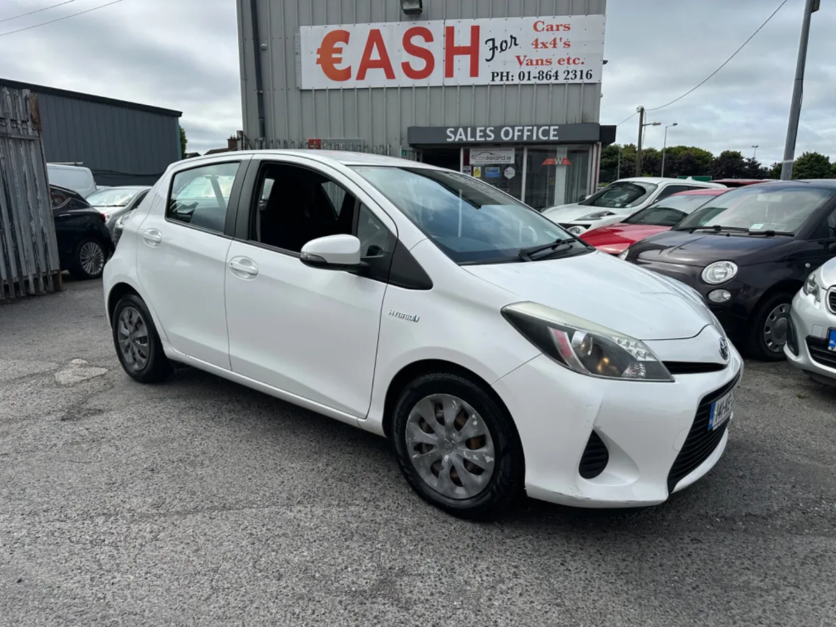 Yaris Auto hybrid Very Low KMS Irish Car - Image 4