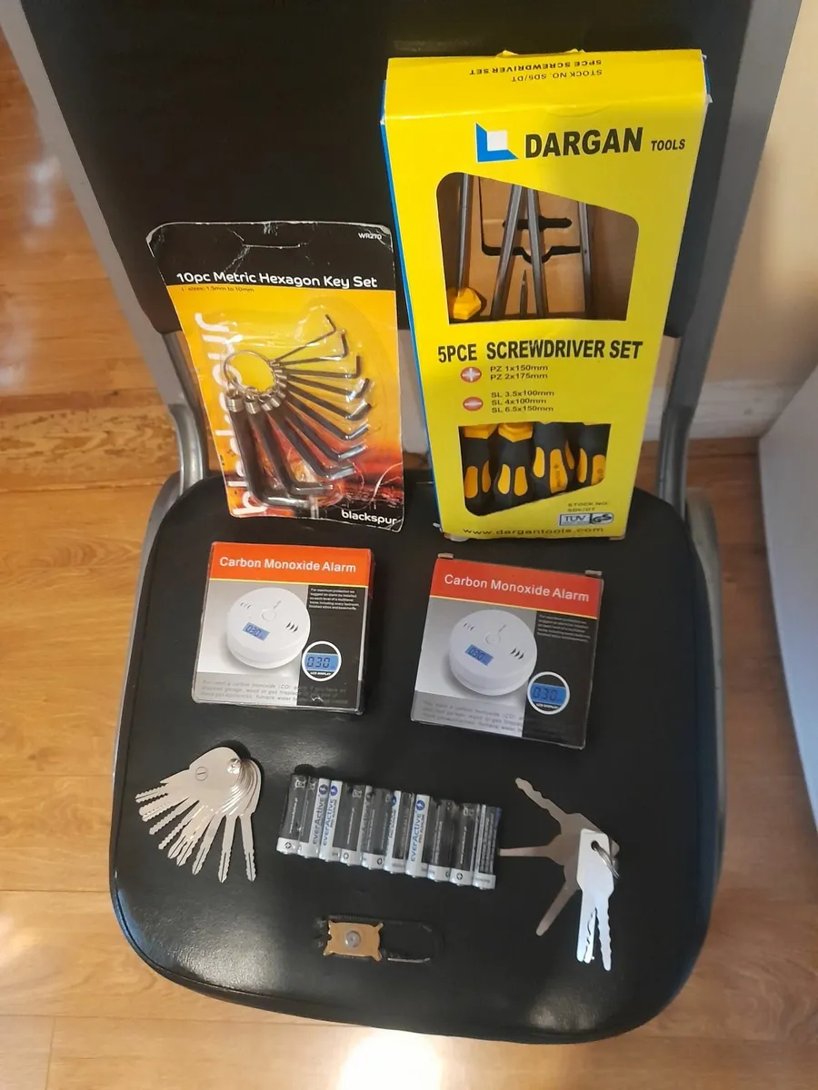 Carbon Monoxide Smoke Alarms. Jiggler Keys .Tools. - Image 1