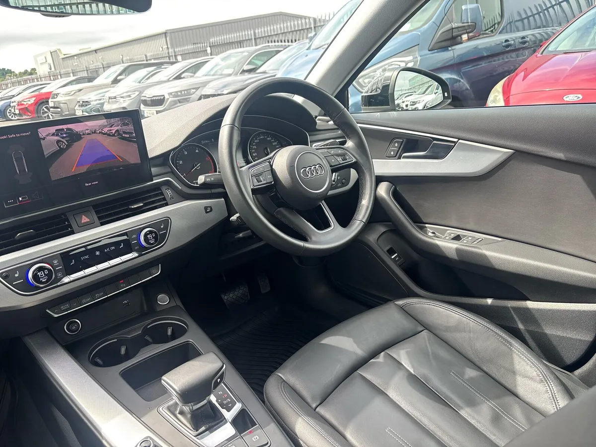 Audi A4 2022 - Image 3
