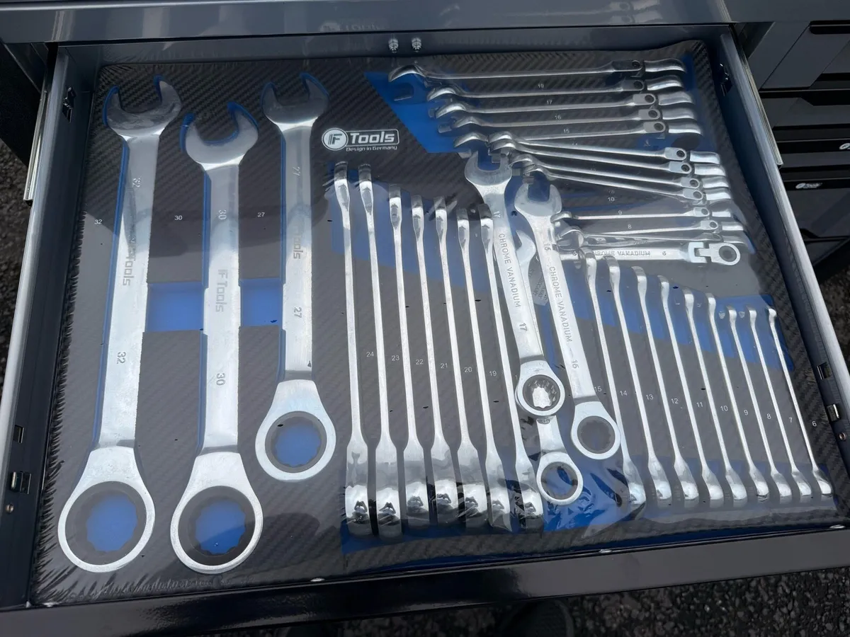BRAND NEW 12 DRAWER TOOL CHEST FULL OF TOOLS - Image 3